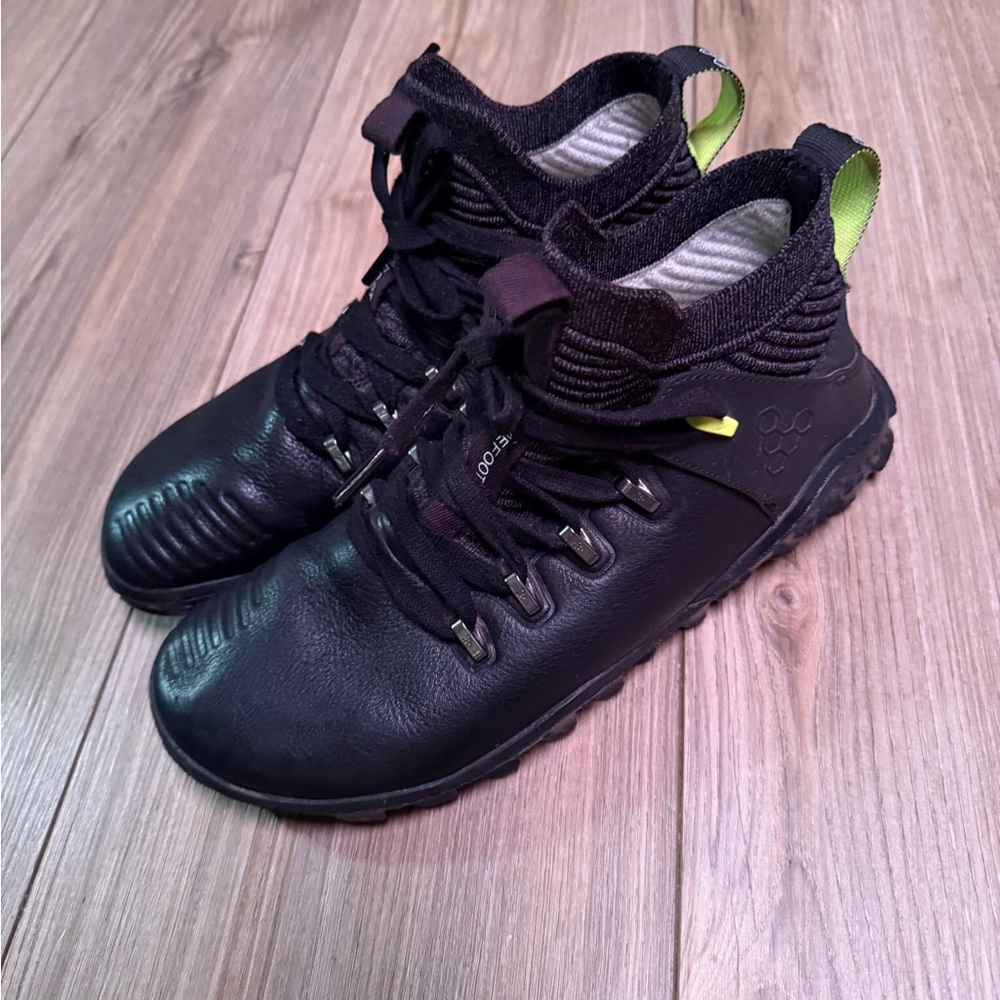 Vivo Barefoot Black and Yellow Sneakers